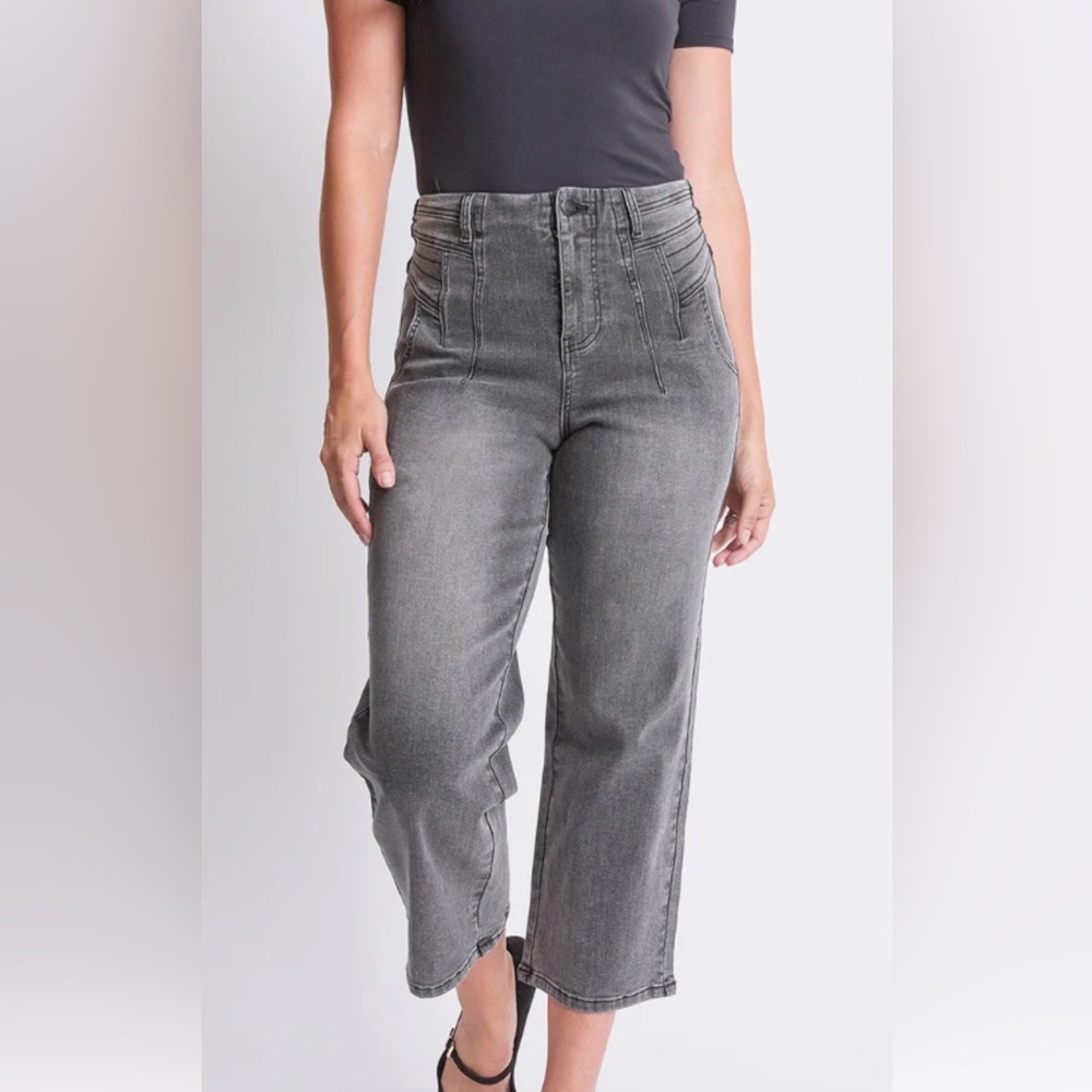 Royalty For Me High Rise cropped wide leg detailed jeans 🩶